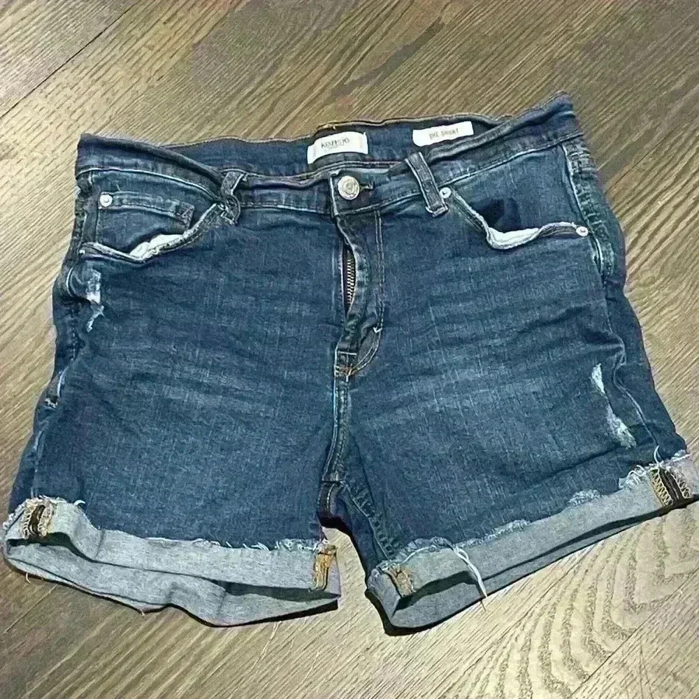 5 for 30$ KENSIE jean shorts size 4